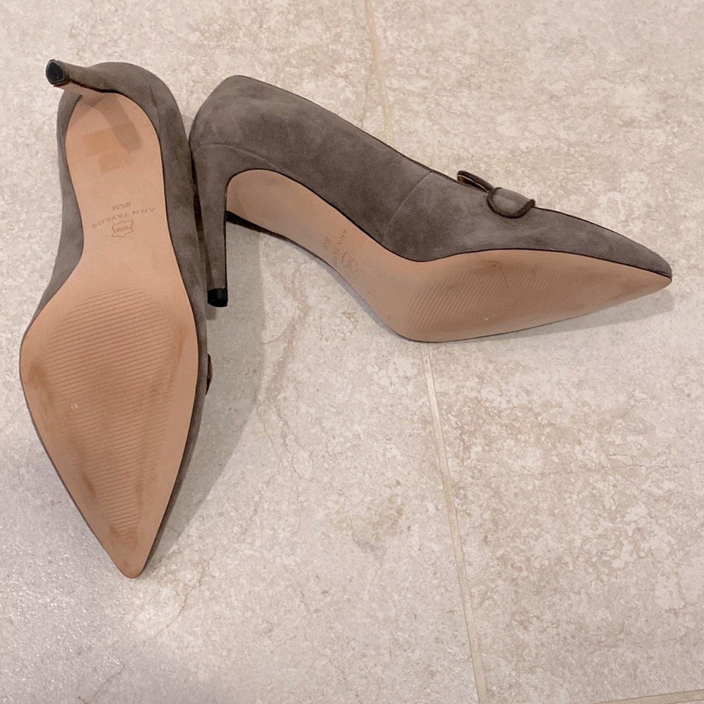 Gray Suede Pumps by Ann Taylor, Size 8.5 Med. Heels 3.5 inches. Slightl… - Picture 6 of 7